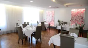 La Maison Blanche Hôtel Romaneche-Thorins - Image 3