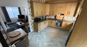 3 bed Jct 37 M1 luxury stay! - Image 4