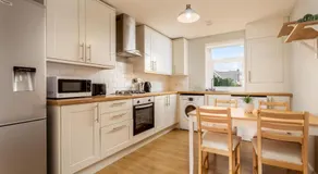 Shore View - Donnini Apartments - Image 3