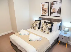 Shrewsbury apartments by BEVOLVE - Free Parking - Image 5