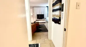 Spotless 1 BR Apartment! Montrose Stays An Art Lover's Dream - Image 3