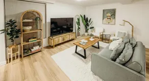 Spacious Newcastle West Apartment w Parking, Pool and Gym - Image 2