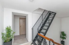 Encantadora habitación en casa de familia | Vistas a la ciudad - Image 5