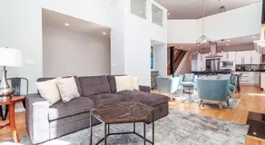 Eclectic Stylish and Cozy Milwaukee Home - Image 2