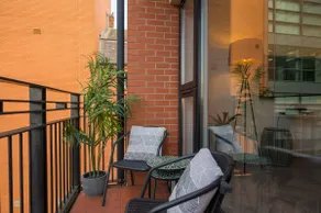 Stylish Belfast City Centre 2 Bedroom Apt Free Parking - Image 4