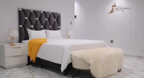 Vees Boutique Hotel - Image 2