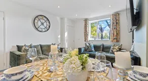 8 Eighth Ave Retreat On The Green Beautiful 4-Bed Home Pass The Keys - Image 3