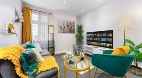 Stylish & Modern 2-Bedroom London Hideaway - King Bed- Sleeps 6 - Parking Available - Instant Book - 20 Percent Off Long Stays! - Image 5