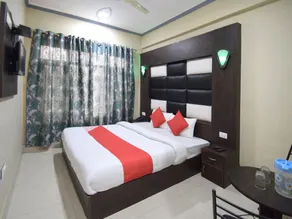 OYO 12202 Hotel Samar - Image 5