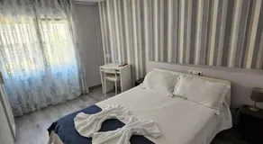 HOSTAL FONCALADA - Image 2