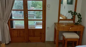 Family Friendly Kalliopi Apt - Image 2