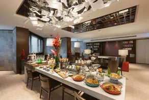 Gateway Hotel, Marco Polo - Image 2