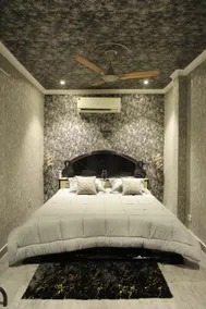 LA STAYS Luxury Stay with Private Jacuzzi and Open Terrace AC WIFI VIKASPURI - Image 2