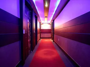 Brown Hotel - Image 5