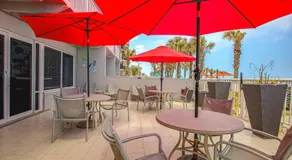 Beach House Inn with POOL & Hot Tub - Image 3