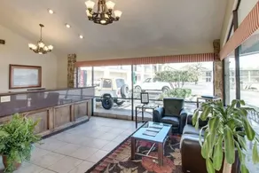 Western Inn - Image 2