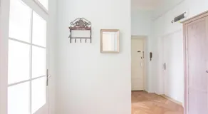Prague Castle apartment Vintage - Image 3