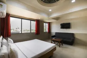 OYO Flagship Hotel Janki - Image 5