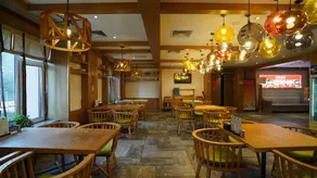 Changchun Lanhai Tangquan Business Hotel - Image 5