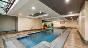 19f w NFLIX & BALCONY NEAR ROB, PGH, ACC USM&SLMC - Image 3