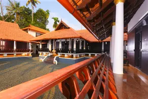 Palmy Lake Resort - Image 5