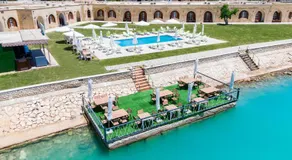 Golden Lake Marina Hotel - Image 3
