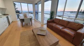 Wake up to the ocean at LegaSea - Image 2