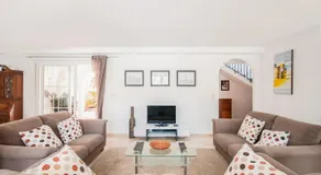 Beach Villa Costanera in Marbella - Image 2