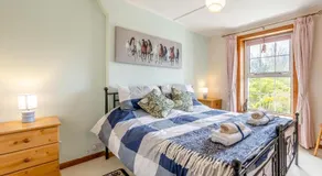 3 Bed in Hythe oc-o31997 - Image 2
