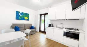 Platinum House - Image 3