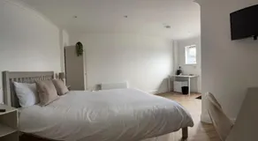 Guest Rooms at Walton Hall Farm - Image 4