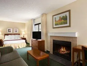 FairBridge Inn & Suites - Akron Copley Township - West - Image 4