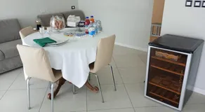 Home & B - Image 5