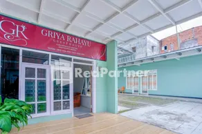 Griya Rahayu Guesthouse Mitra RedDoorz near Jatim Park 2 Batu - Image 3