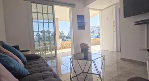 2 bedroom home sea view - Image 2