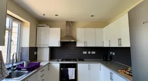 Enyo House Brentford London - Image 4