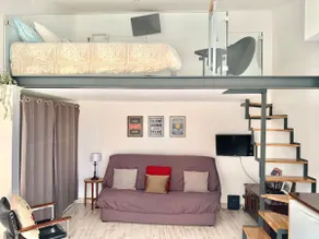Studio apartment with private terrace in Cascais - Image 4