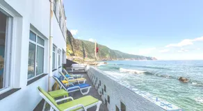 The Waves Hostel by Amazing Madeira - Image 2