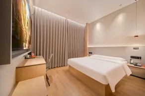Monsoon Hotel (Qionghai Yinhai Zaliang Street) - Image 2