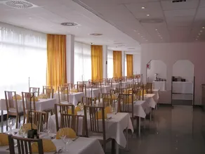 Lenas West Hotel - Image 4