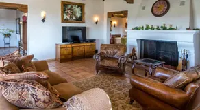 Magnificent Spanish Mission Style Villa inbäddat i Vineyard - Image 3