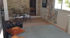 2 pièces au calme absolue dans Marseille proche Hôpital Nord - Image 2