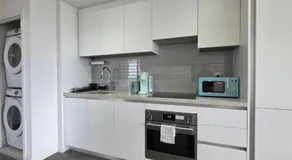 Sky High Luxe Stay 2BR-2BA Near Square One With Lake View, Gym, Pool & Parking - Image 5