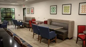 Holiday Inn Express Hotel & Suites Athens by IHG - Image 4