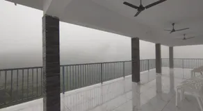 Deluxe Double Bed room with Balcony - Image 3