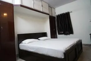 AHK3 -Lovely 2 BHK in P.T Rajan Salai + Car Park - Image 2