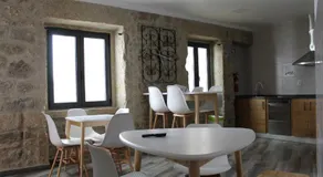 ALOJAMENTO GIRASSOL - Guest House - Quarto com casa de banho privativa - Image 5