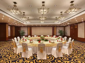 Radisson Hotel Shanghai JingAn - Image 4