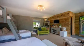 Lavender Lodge - Image 2
