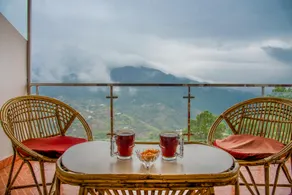 Kasauli Edge Apt with Balcony. - Image 3
